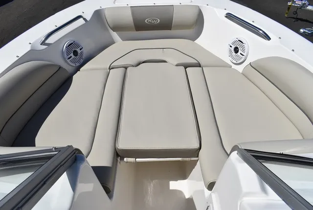 Slide: The Image of Key West Boats 203 DFS Dual Console 2021 - 26