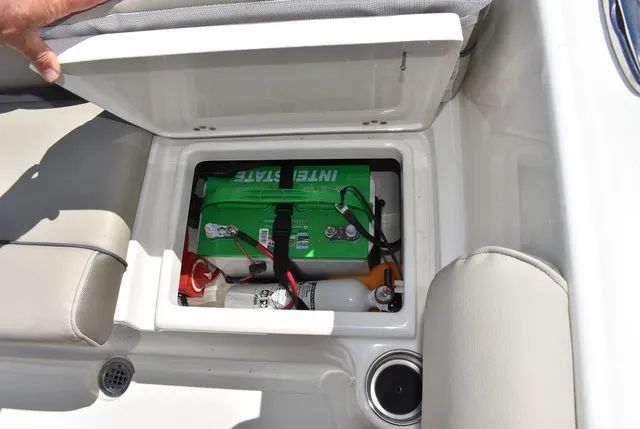 Slide: The Image of Key West Boats 203 DFS Dual Console 2021 - 13