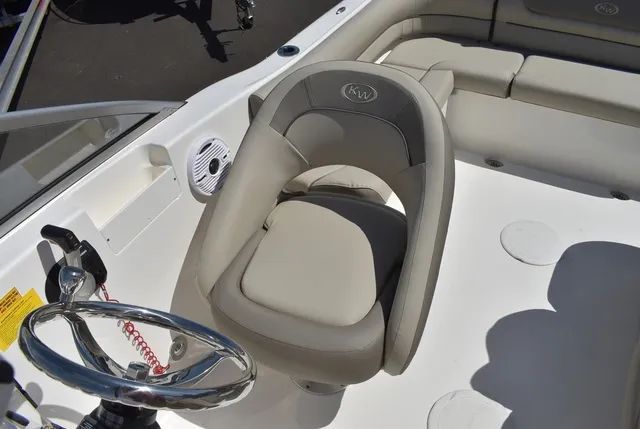 Slide: The Image of Key West Boats 203 DFS Dual Console 2021 - 16