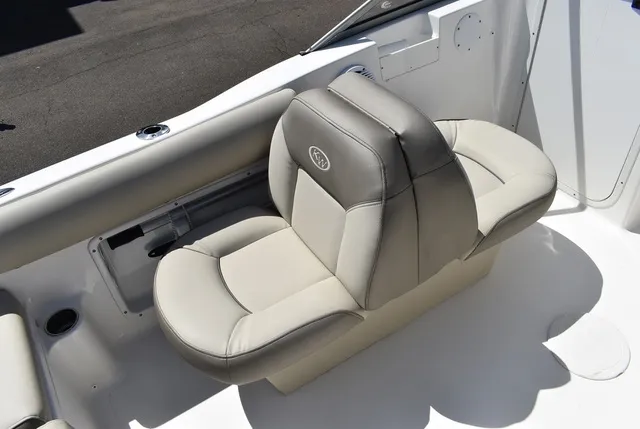 Slide: The Image of Key West Boats 203 DFS Dual Console 2021 - 14
