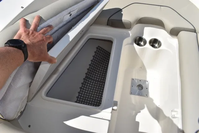 Slide: The Image of Key West Boats 203 DFS Dual Console 2021 - 25