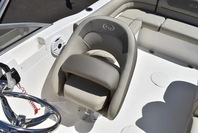 Slide: The Image of Key West Boats 203 DFS Dual Console 2021 - 17