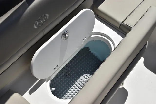 Slide: The Image of Key West Boats 203 DFS Dual Console 2021 - 11