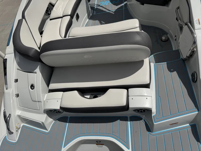 Slide: The Image of Crownline Boats Eclipse E275 XS 2021 - 6