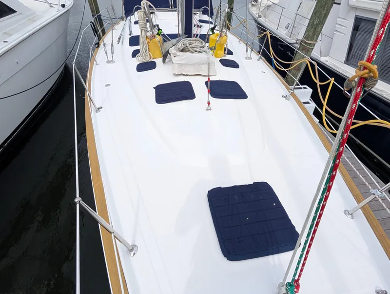 Slide: The Image of Beneteau 473 2003 - 52