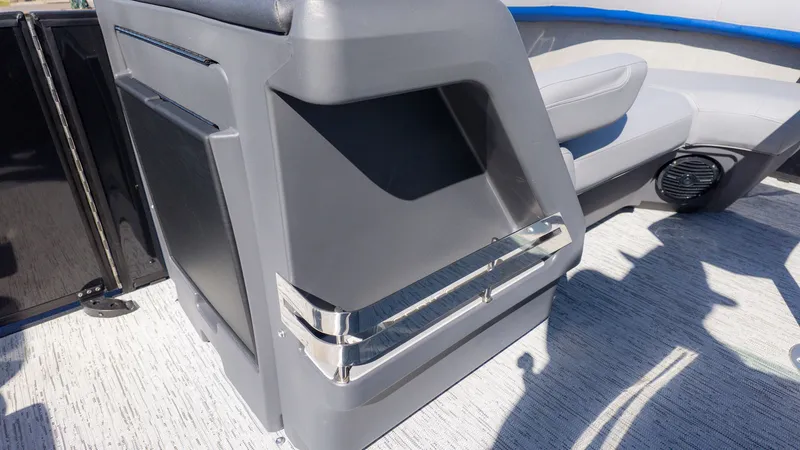 Slide: The Image of Bennington 22 M Swingback 2026 - 16