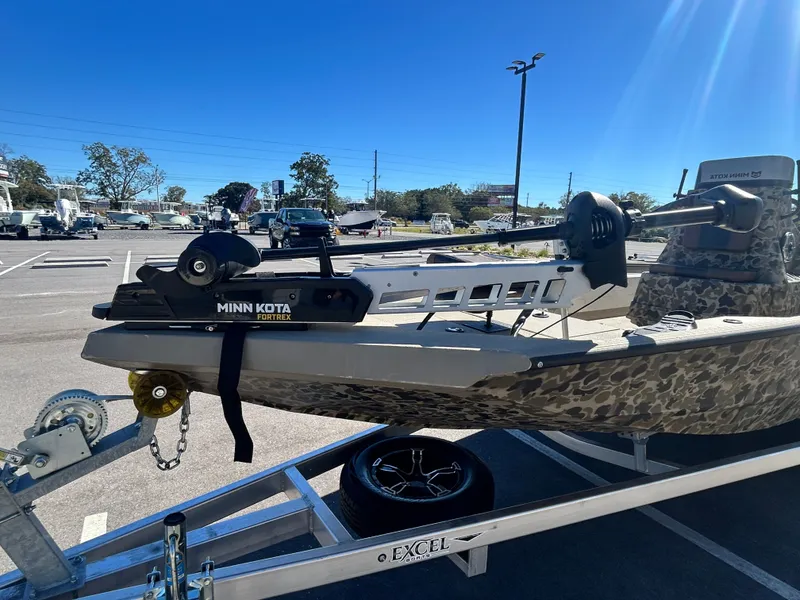 Slide: The Image of Excel Bay Pro Elite 220 2023 - 9