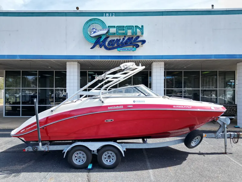 The Image of Yamaha 242 Limited S 2014 - 1