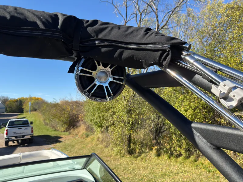 Slide: The Image of Sea Ray SDX 250 2022 - 47