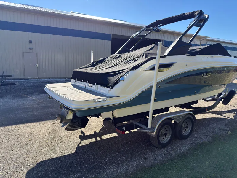 Slide: The Image of Sea Ray SDX 250 2022 - 5