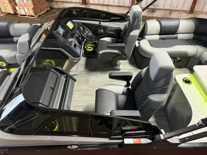 Slide: The Image of Tahoe Cascade 2385 Elite Windshield Tritoon & Honda 4-Stroke EFI 2026 - 4