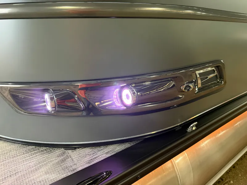 Slide: The Image of Tahoe Cascade 2385 Elite Windshield Tritoon & Honda 4-Stroke EFI 2026 - 49