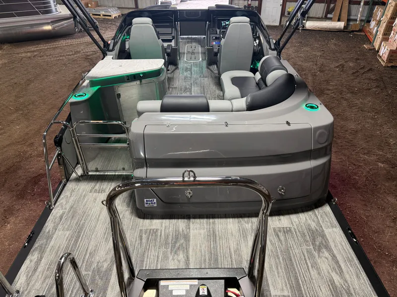 Slide: The Image of Tahoe Cascade 2385 Elite Windshield Tritoon & Honda 4-Stroke EFI 2026 - 6