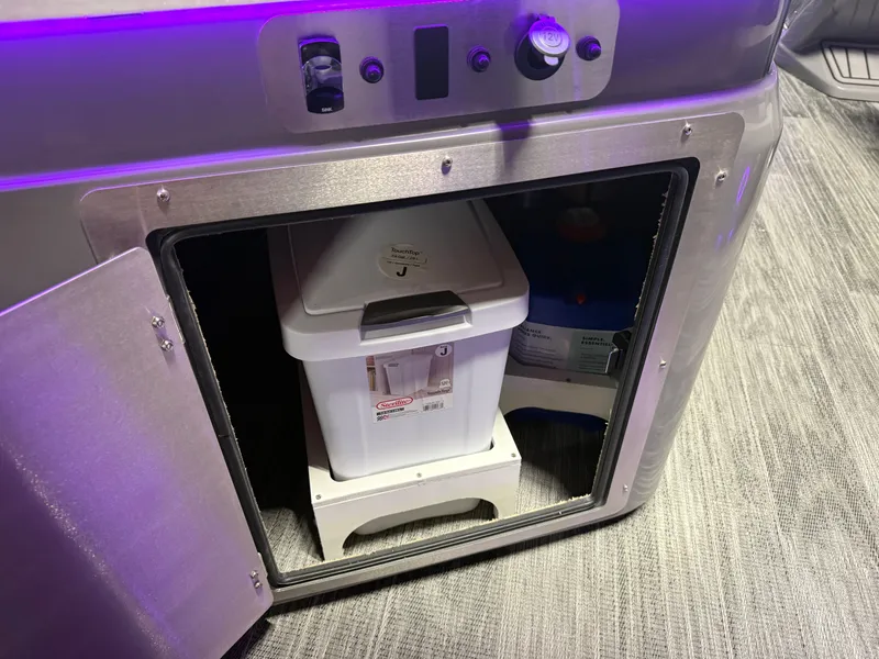 Slide: The Image of Tahoe Cascade 2385 Elite Windshield Tritoon & Honda 4-Stroke EFI 2026 - 23