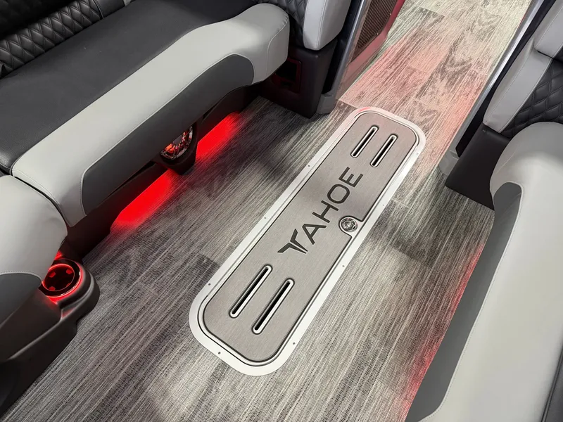 Slide: The Image of Tahoe Cascade 2385 Elite Windshield Tritoon & Honda 4-Stroke EFI 2026 - 34