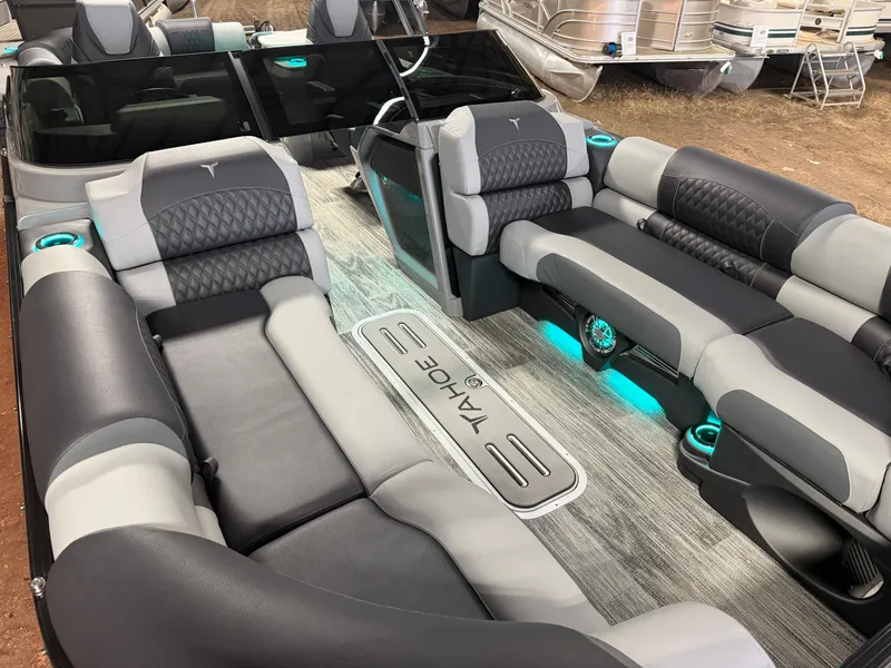 Slide: The Image of Tahoe Cascade 2385 Elite Windshield Tritoon & Honda 4-Stroke EFI 2026 - 38