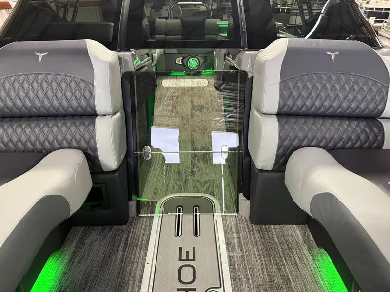 Slide: The Image of Tahoe Cascade 2385 Elite Windshield Tritoon & Honda 4-Stroke EFI 2026 - 42