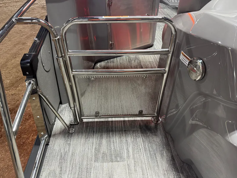 Slide: The Image of Tahoe Cascade 2385 Elite Windshield Tritoon & Honda 4-Stroke EFI 2026 - 45