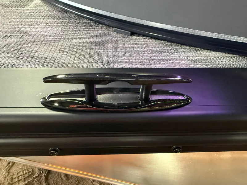 Slide: The Image of Tahoe Cascade 2385 Elite Windshield Tritoon & Honda 4-Stroke EFI 2026 - 50