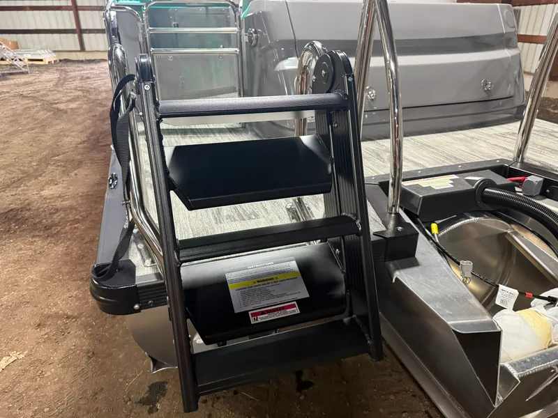 Slide: The Image of Tahoe Cascade 2385 Elite Windshield Tritoon & Honda 4-Stroke EFI 2026 - 54