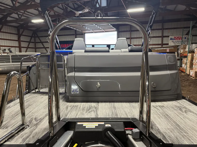 Slide: The Image of Tahoe Cascade 2385 Elite Windshield Tritoon & Honda 4-Stroke EFI 2026 - 59