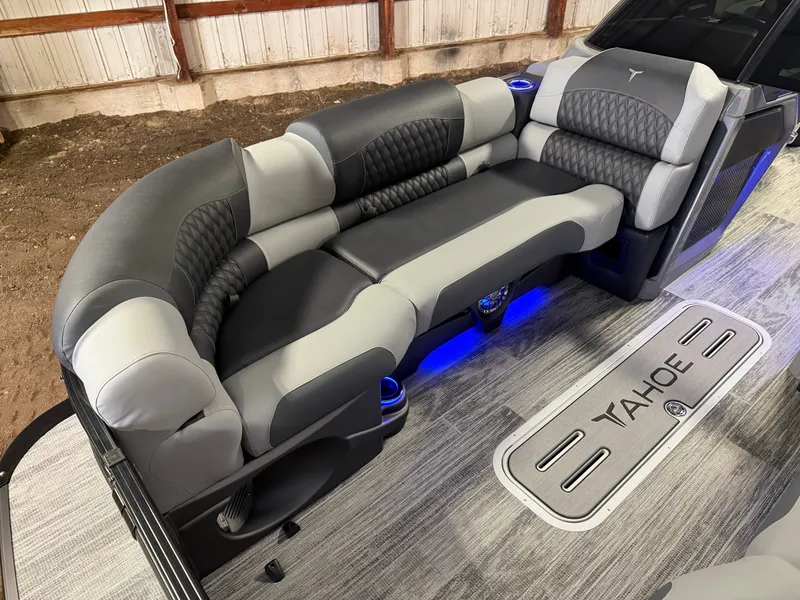 Slide: The Image of Tahoe Cascade 2385 Elite Windshield Tritoon & Honda 4-Stroke EFI 2026 - 8