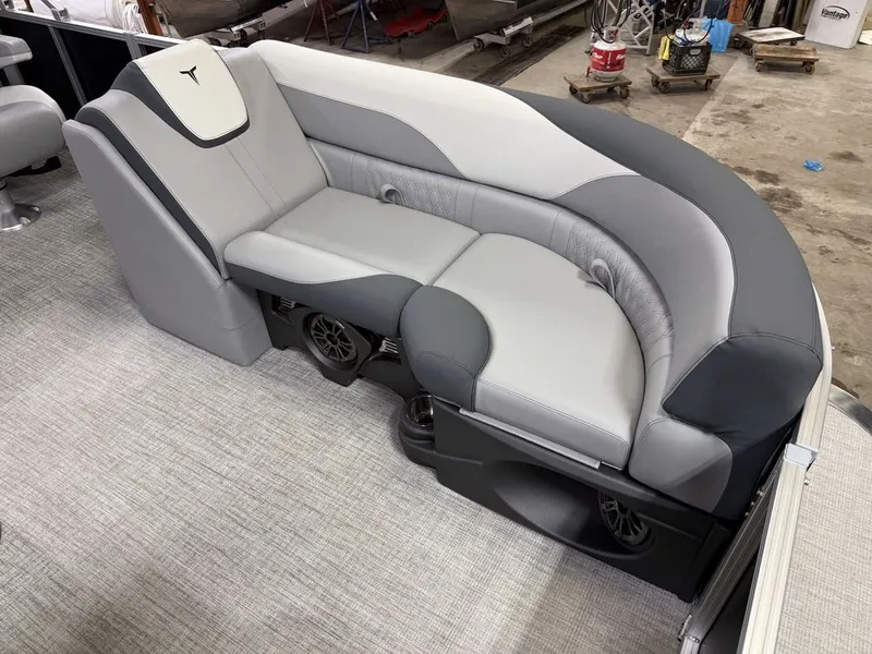 Slide: The Image of Tahoe LTZ 2385 Quad Lounge & Honda 4-Stroke EFI 2025 - 11