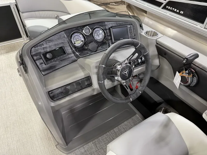 Slide: The Image of Tahoe LTZ 2385 Quad Lounge & Honda 4-Stroke EFI 2025 - 15