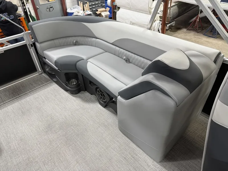 Slide: The Image of Tahoe LTZ 2385 Quad Lounge & Honda 4-Stroke EFI 2025 - 21