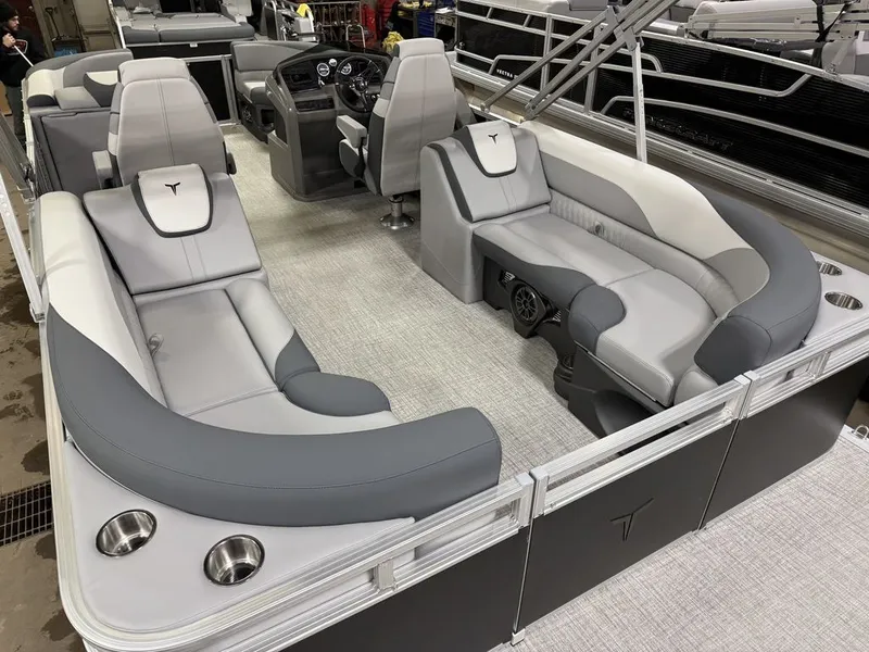 Slide: The Image of Tahoe LTZ 2385 Quad Lounge & Honda 4-Stroke EFI 2025 - 24