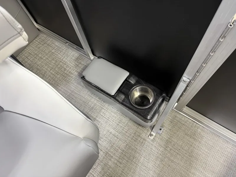 Slide: The Image of Tahoe LTZ 2385 Quad Lounge & Honda 4-Stroke EFI 2025 - 28