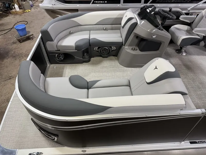 Slide: The Image of Tahoe LTZ 2385 Quad Lounge & Honda 4-Stroke EFI 2025 - 4