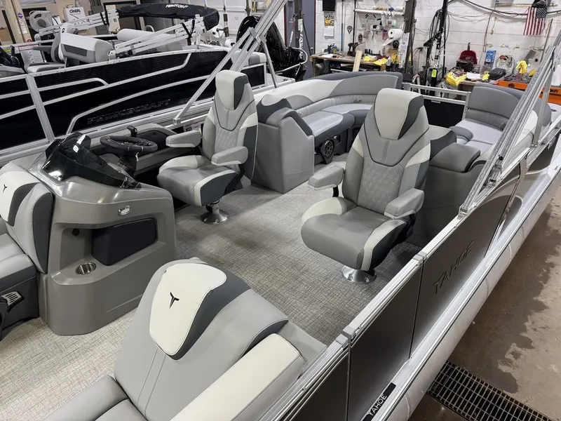 Slide: The Image of Tahoe LTZ 2385 Quad Lounge & Honda 4-Stroke EFI 2025 - 5