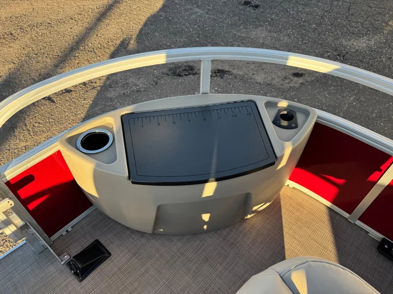 Slide: The Image of Sun Tracker Fishin Barge 20 DLX Pontoon 2020 - 16