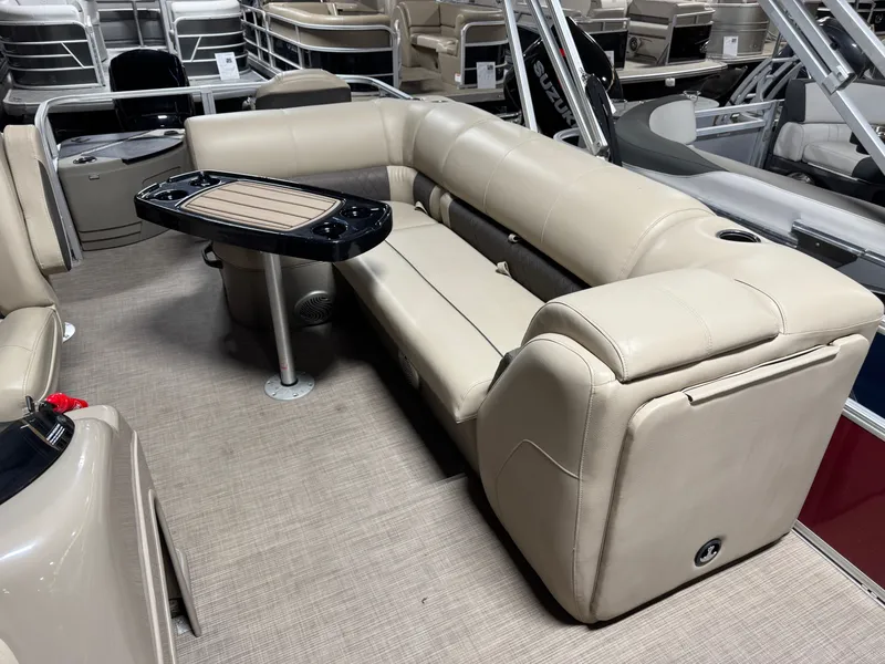 Slide: The Image of Sun Tracker Fishin Barge 20 DLX Pontoon 2020 - 36