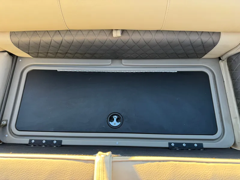 Slide: The Image of Sun Tracker Fishin Barge 20 DLX Pontoon 2020 - 40