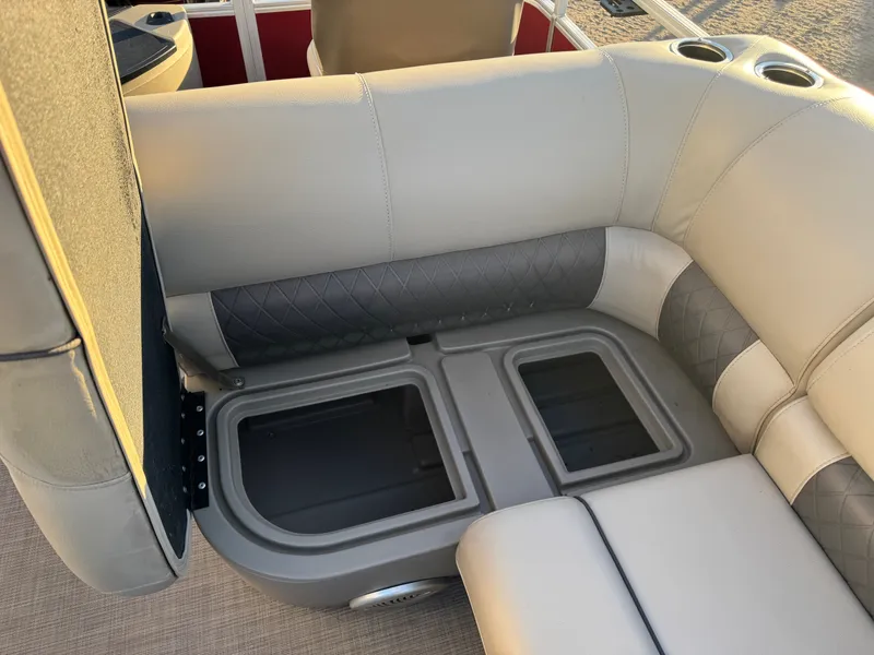 Slide: The Image of Sun Tracker Fishin Barge 20 DLX Pontoon 2020 - 43