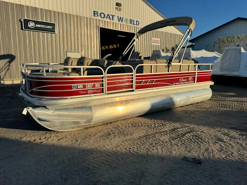Slide: The Image of Sun Tracker Fishin Barge 20 DLX Pontoon 2020 - 60