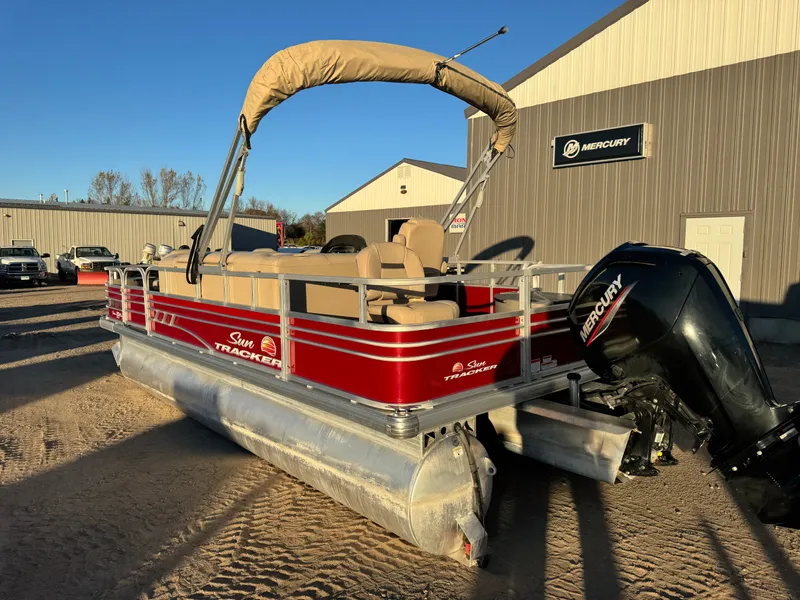 Slide: The Image of Sun Tracker Fishin Barge 20 DLX Pontoon 2020 - 63