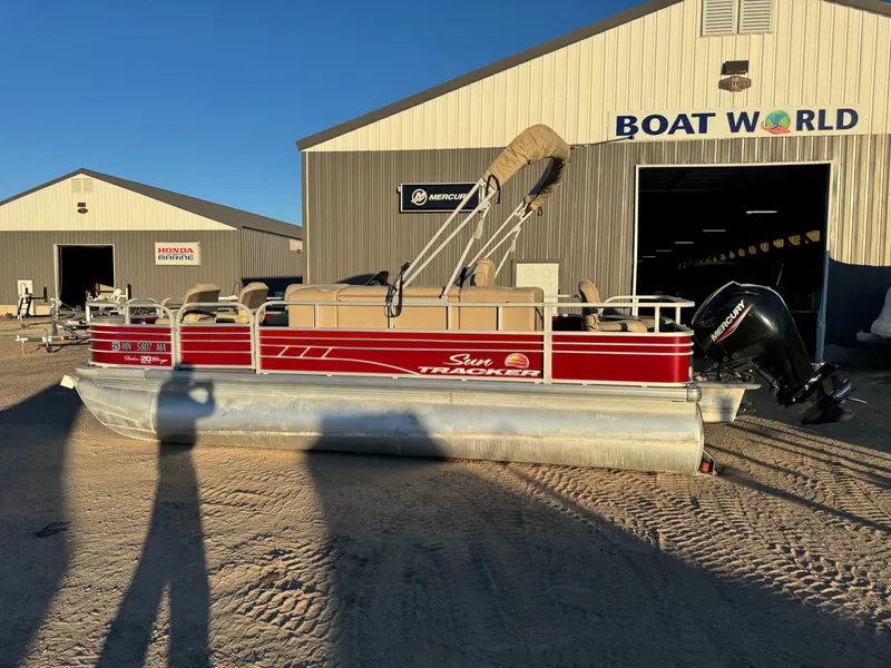 Slide: The Image of Sun Tracker Fishin Barge 20 DLX Pontoon 2020 - 70