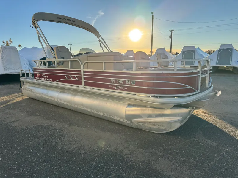 Slide: The Image of Sun Tracker Fishin Barge 20 DLX Pontoon 2020 - 76