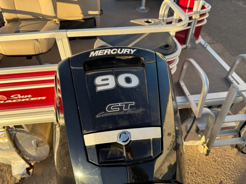 Slide: The Image of Sun Tracker Fishin Barge 20 DLX Pontoon 2020 - 79