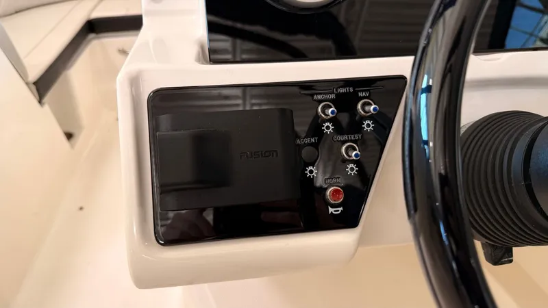 Slide: The Image of Sea Ray SPX 210 2022 - 11