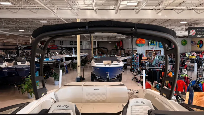 Slide: The Image of Sea Ray SPX 210 2022 - 15