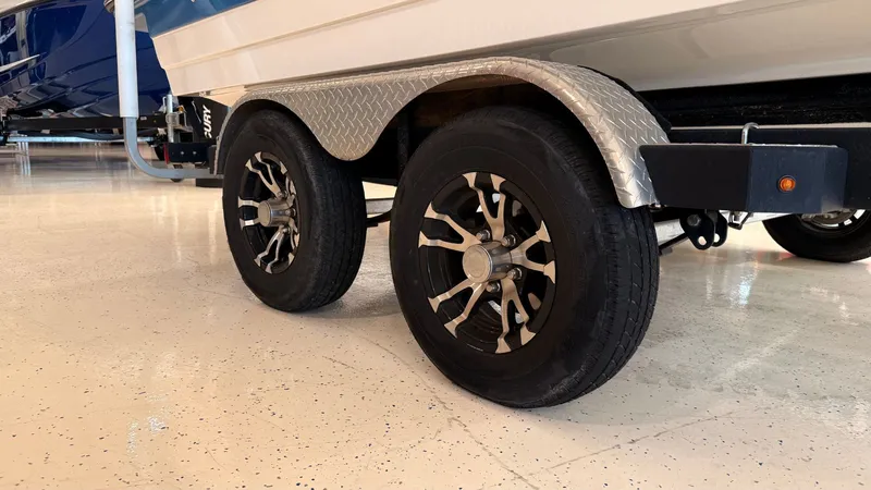 Slide: The Image of Sea Ray SPX 210 2022 - 9