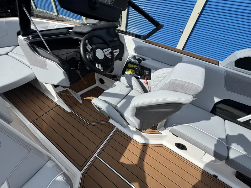 Slide: The Image of Nautique Super Air GS GS22 2025 - 10