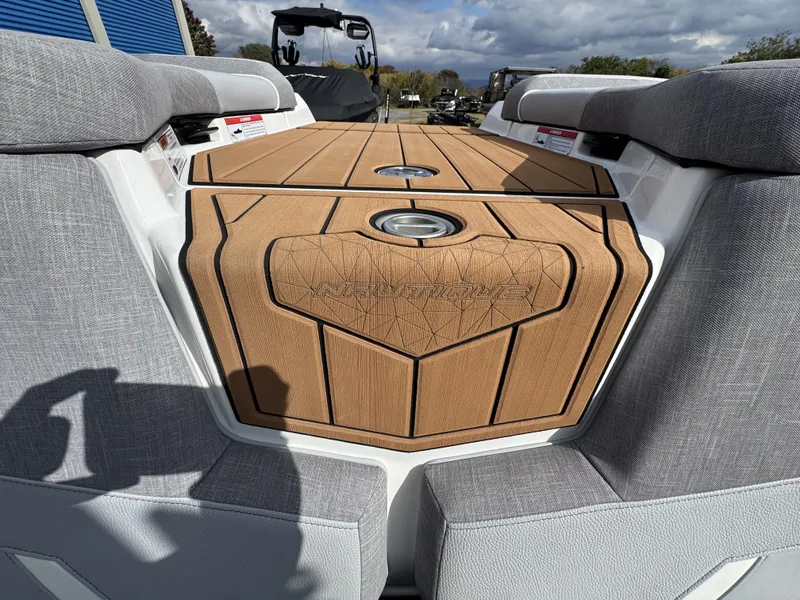 Slide: The Image of Nautique Super Air GS GS22 2025 - 15