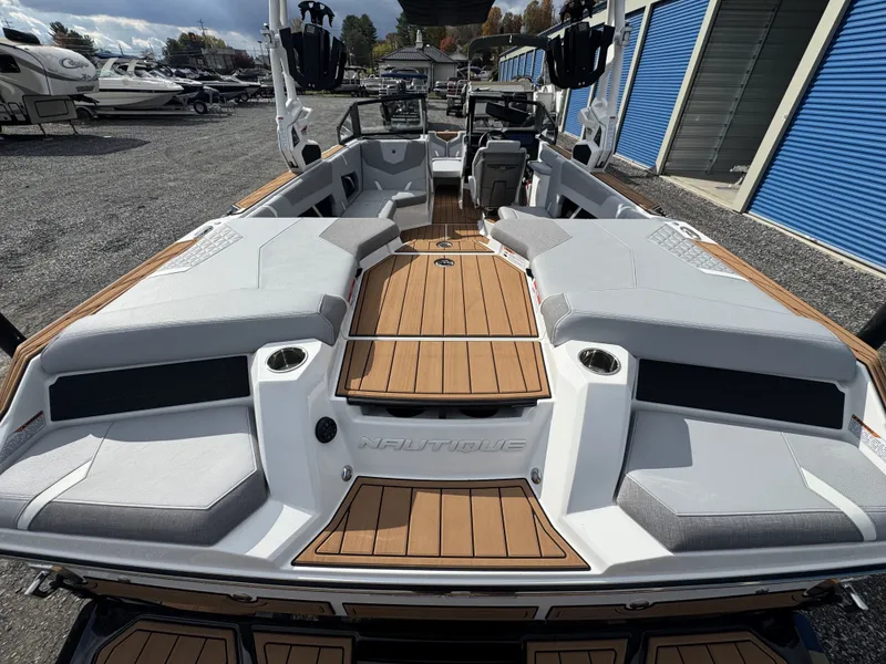 Slide: The Image of Nautique Super Air GS GS22 2025 - 27