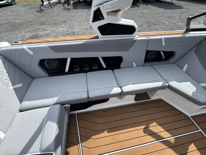 Slide: The Image of Nautique Super Air GS GS22 2025 - 31