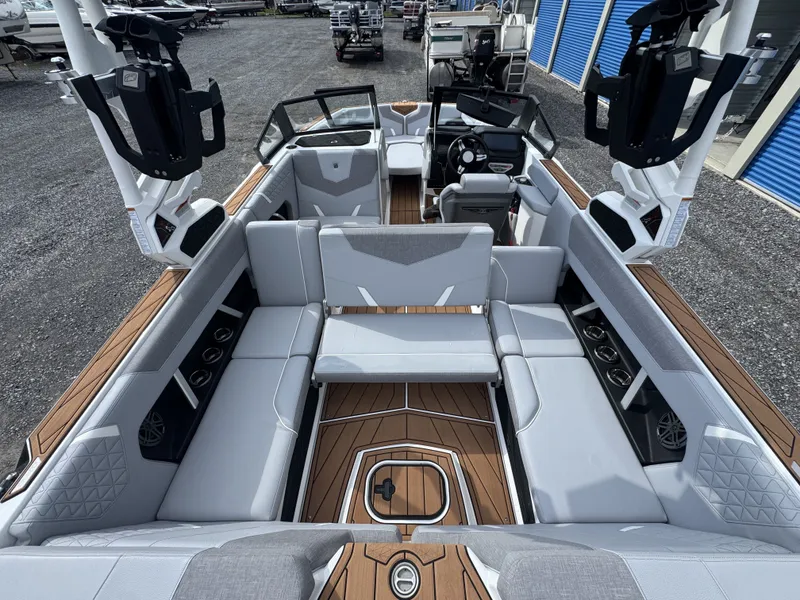 Slide: The Image of Nautique Super Air GS GS22 2025 - 38